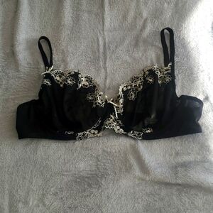 GILLIGAN & O’MALLEY | Black and Cream Lace Demi Bra. Size 40DD